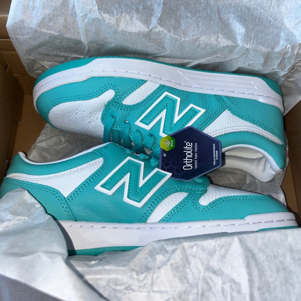 New Balance Aqua and White Athletic Shoes